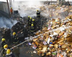 城門失火殃及池魚！一紙廠著火，殃及周邊
